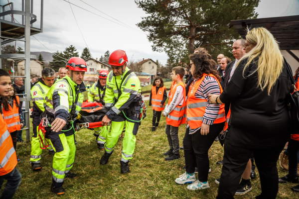 Екип на дирекция „Аварийна помощ и превенция“ участва в учение по проект за управление на земетресенията на Западните Балкани