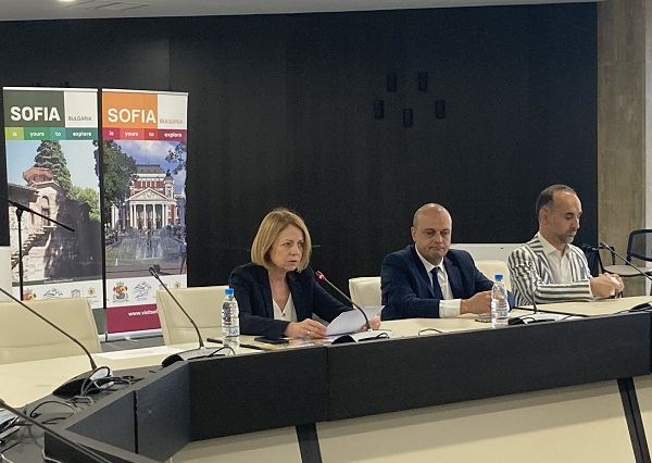 Фандъкова: Постепенно се възстановява броят на туристите в София, отчита се увеличение с 44% спрямо 2020 г.