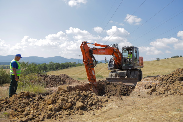 До края на септември се очаква да е изпълнен ремонтът на пътя за Клисурския манастир