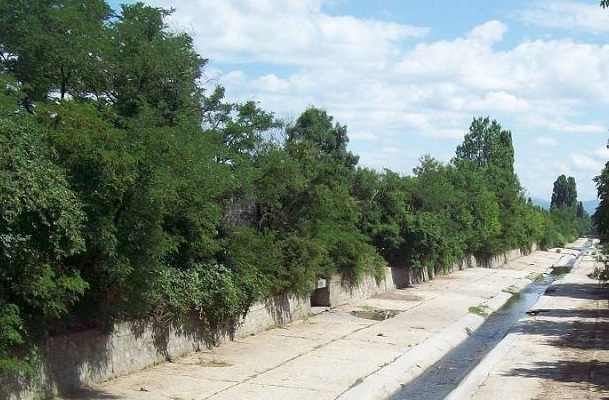 Почистват над 100 км речни корита в София