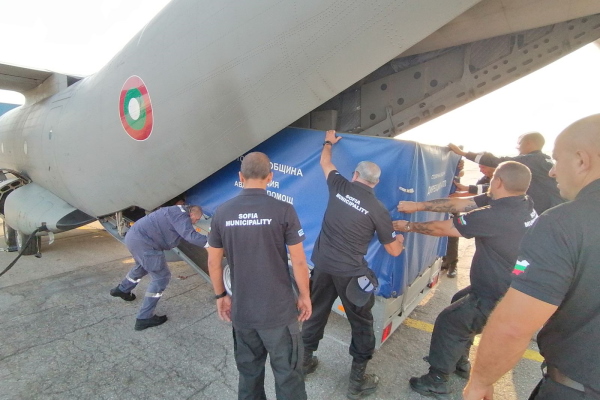 Аварийни екипи на Столична община проведоха съвместна тренировка с Военновъздушните сили