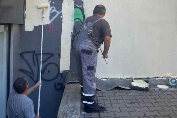 Още една сграда в центъра е почистена от графити по програмата на кмета Йорданка Фандъкова