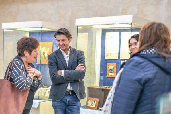 Мирослав Боршош: “Памет” – емоционална изложба със съкровени вещи и документи, посветена на 100-годишнината от приемането на арменските бежанци в България