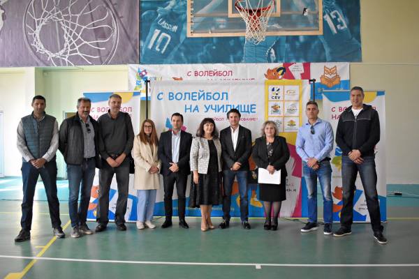 Мирослав Боршош откри обновения физкултурен салон в 97. СУ „Братя Миладинови“