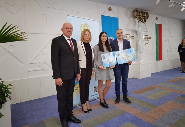 Йорданка Фандъкова връчи Наградата на кмета на София за изследователски проект в областта на спорта на студенти от НСА