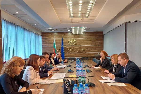 Столичната община и МРРБ ще работят заедно за успешното завършване на проектите за ремонт на централна градска част