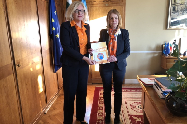Кметът Йорданка Фандъкова и посланикът на Австрия Н. Пр. Андреа Икич-Бьом подкрепиха инициативата за борба с насилието над жени