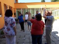 В Дневен център за лица с ментални увреждания  Света Марина  вече общуват с езика на музиката