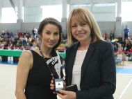 Кметът на София г-жа Йорданка Фандъкова поздравява участничките в турнира    „Simona` s  cup“