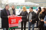 Кметът Фандъкова поздрави спортисти на ледената пързалка в парк Възраждане