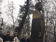 Паметник на Апостола на свободата  – Васил Левски е издигнат в парка на Военна академия