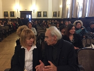 Кметът Фандъкова: Книгата на Антон Дончев „Странният рицар на свещената книга” достига до повече от 30 столични училища