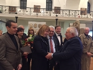 Кметът Фандъкова връчи грамота на проф. Васил Николов за разкриване на културно-историческото наследство на София