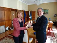 Кметът на Столична община с признание от служба „Военна полиция“