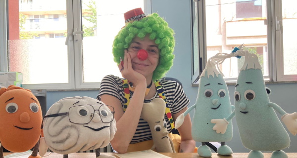 „Д-р Куку, д-р Пипи и Човешкото тяло“ – медицински клоуни образоват и забавляват малките пациенти в МБАЛББ „Света София“