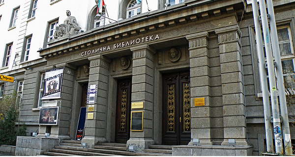 Валентин Дишев – поет на месец май в Столична библиотека