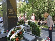 Кметът на София Йорданка Фандъкова присъства на освещаването на  паметника на Васил Левски