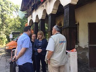 Обезопасяват къщичката на спирка „Вишнева“