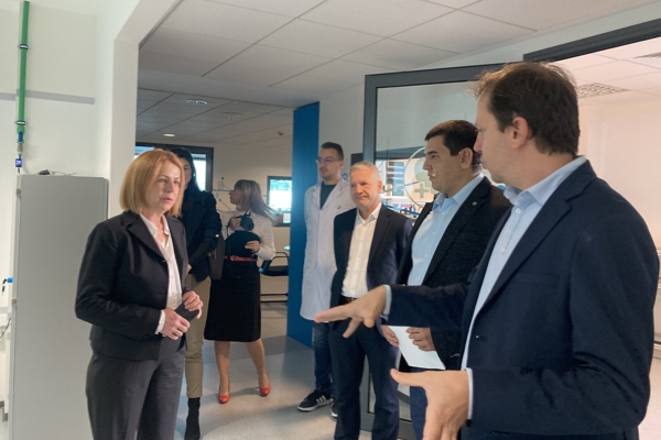 Кметът на Йорданка Фандъкова присъства на откриването на нова високотехнологична лаборатория в София