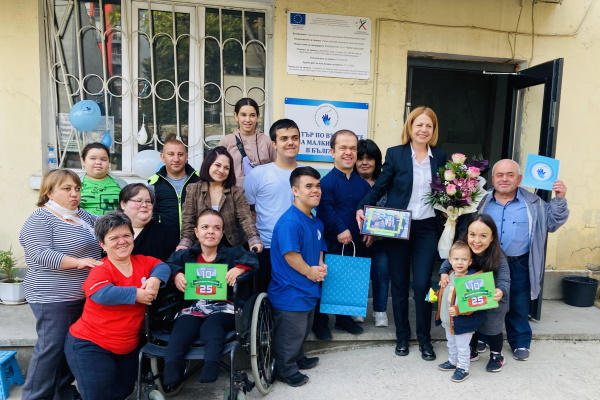 Кметът Фандъкова посети Центъра по въпросите на малките хора