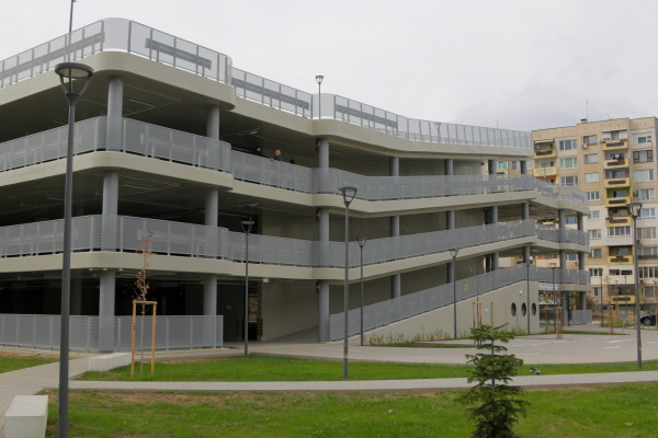 Фандъкова: Изграден е първият квартален етажен паркинг в район „Надежда“