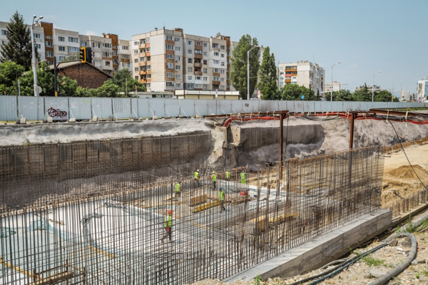 Изградена е 1/3 от разширението на метрото през „Подуяне“