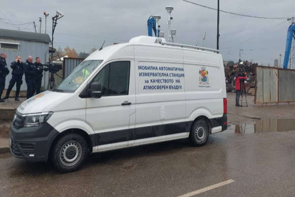 Столичната община постави мобилна станция за проверка на качеството на въздуха в района на бул. “Илиянци“ при жп гара София-север