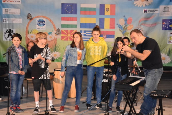 Великденски концерт в програмата на Международния детски великденски фестивал – Босилеград
