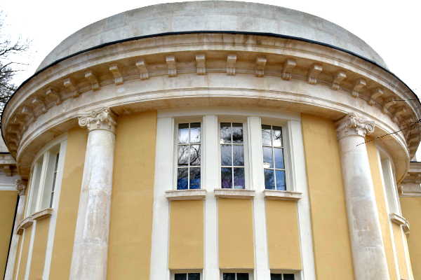 Продължава реставрацията на сградата на минералната баня в „Овча купел“