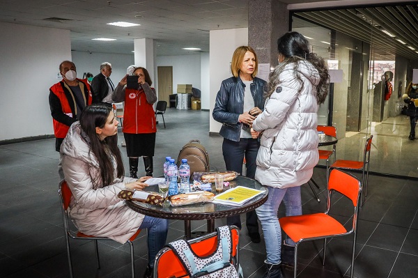 Координационен център в София посреща граждани  от Украйна