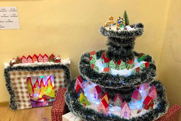 Ясни са победителите в конкурса за „Най-оригинално коледно дръвче, украсено с рециклирани материали и играчки“