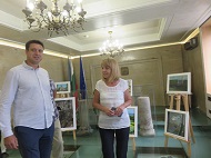 Картини с пейзажи от Банкя украсиха Столична община