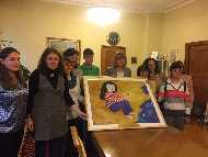 Родители и младежи подариха картина на кмета на София