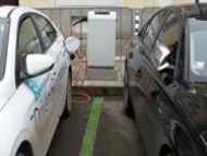 Монтирани са 2 нови зарядни колонки за електромобили до НДК