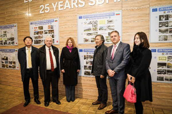 Изложба за четвъртвековната история на метрото посреща пътниците на подземната железница