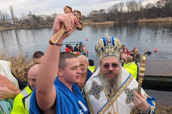 Двадесетгодишният Любомир Мутафчийски спаси кръста в София