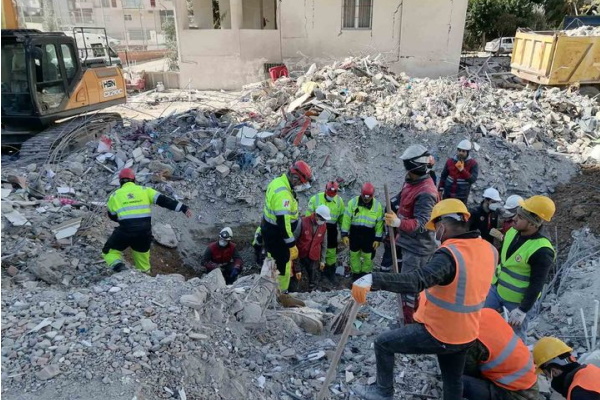 Столична община разкрива 7 пункта за събиране на дарения в помощ на пострадалите от разрушителното земетресение в Република Турция