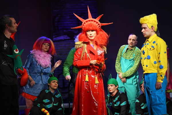 Мирослав Боршош: Столичен куклен театър представя за първи път в България бродуейския мюзикъл „Спондж Боб“