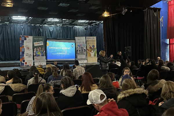 Нараства броят на учители и ученици, преминали обучения по национални програми относно превенция за употребата на наркотици