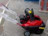 Столична община раздаде 80 ръчни снегорина на училища и районни администрации