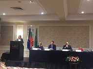 Кметът Фандъкова приветства участниците в Общото събрание на общините в България