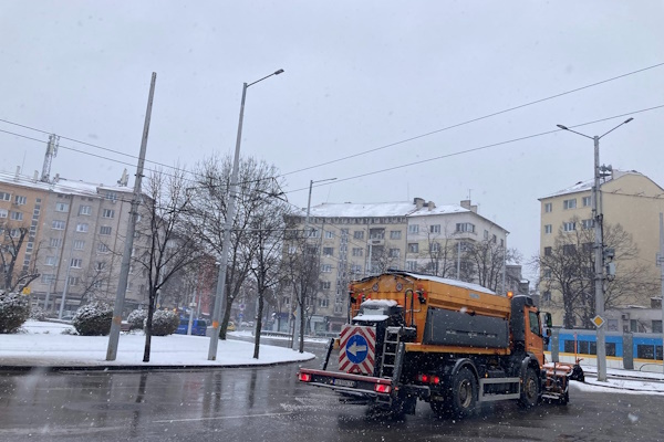 147 снегорина извършват обработки на територията на Столична община