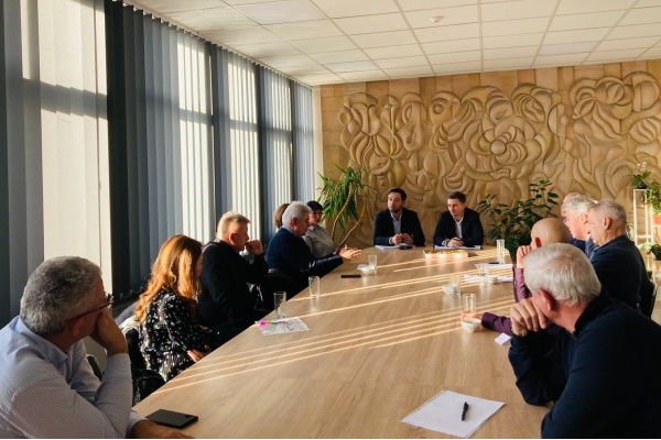 Зам.-кметът на София Иван Василев се срещна с директорите на общинските болници