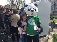 3 нови контейнера за текстил на Женския пазар