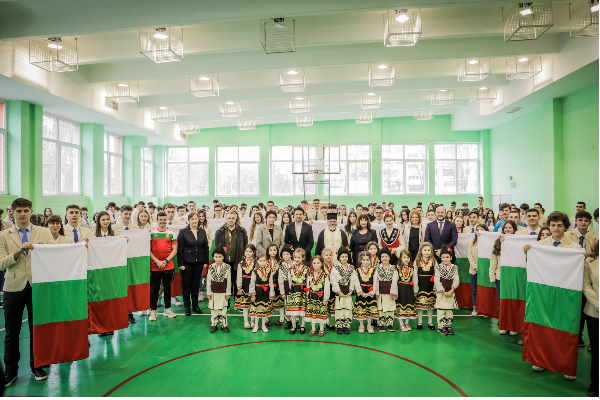 Столичната община подарява националното знаме на всички училища и детски градини  в София