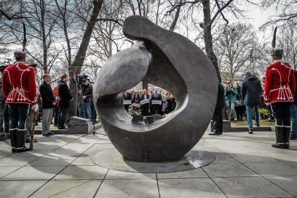 Фандъкова: 10 март е символ на победата на човечността и единството, проявени преди 80 години от българския народ за спасението на евреите