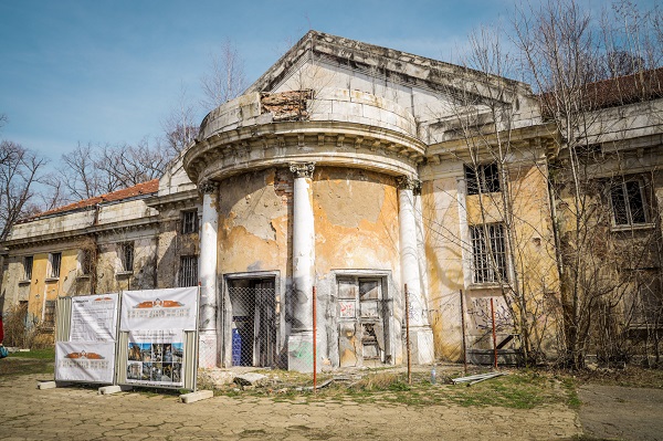 Започват дейностите по възстановяване на сградата на минералната баня в кв. „Овча купел“
