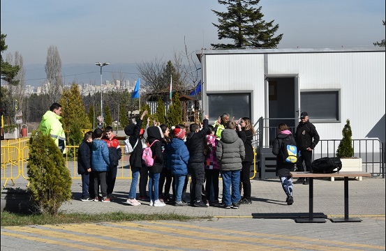 Отново започнаха обучения на ученици в полигона за превенция на бедствия и аварии на Столична община