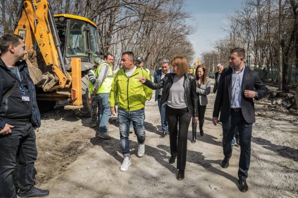 Кметът Фандъкова: Възстановихме работа по основния ремонт на ул. „Кукуш“