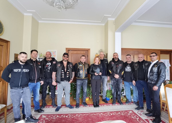 Кметът на София Йорданка Фандъкова се срещна с представители на софийските мотоклубове